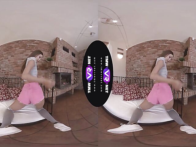 Cindy Shine solo tease and fingering in VR 3D