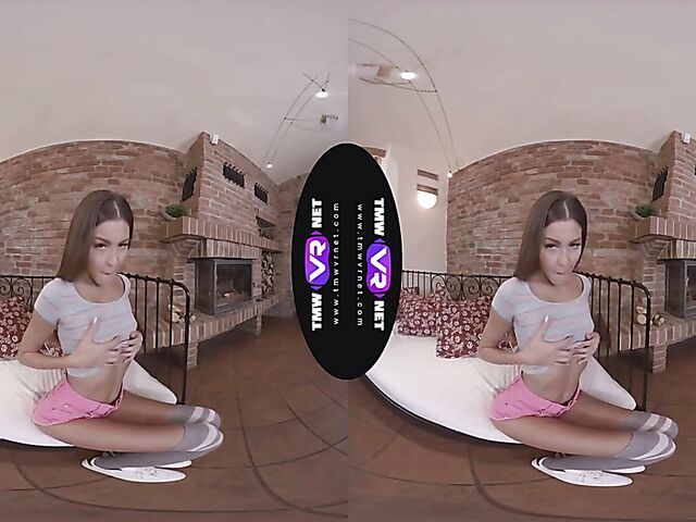Cindy Shine solo tease and fingering in VR 3D