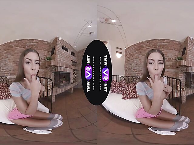 Cindy Shine solo tease and fingering in VR 3D