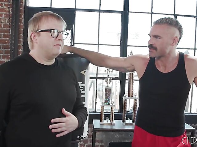 Short-haired Sidra Sage's gym sex with her trainer as her cuckold husband watches