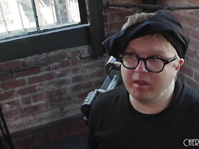 Short-haired Sidra Sage's gym sex with her trainer as her cuckold husband watches