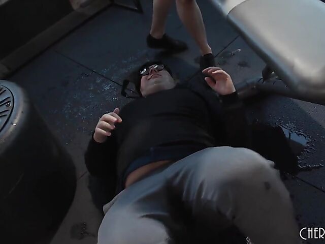 Short-haired Sidra Sage's gym sex with her trainer as her cuckold husband watches