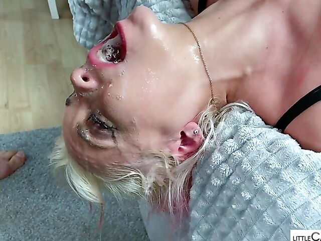 Deep throat balls deep with elegant Julia Xpervo