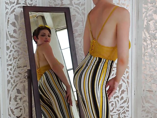 Short hair big tits model Jay Marie stripping nude and posing in the mirror