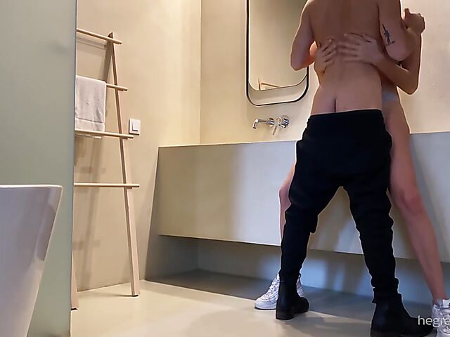 Sali & Quin - Real couple's bathroom sex tape
