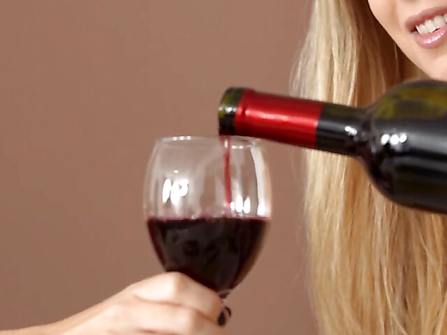 Mona Blue & Shona River - Red wine and sensual lesbian love