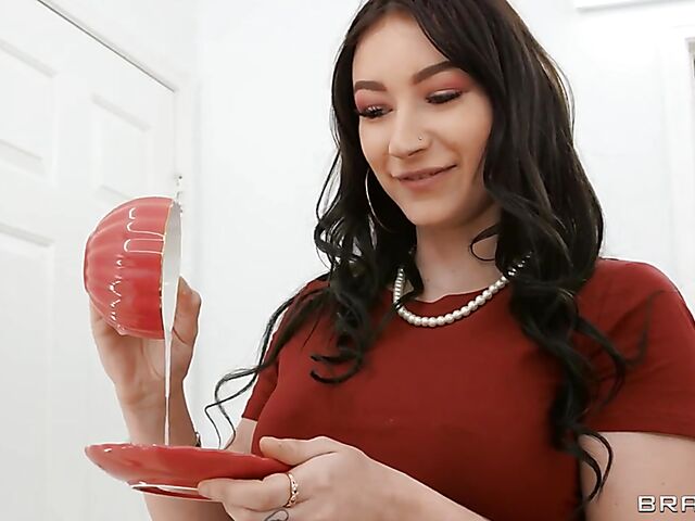 Prankster Paige Owens' squirting pussy is fun