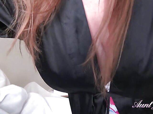 Auntie Natasha is your mature masturbation companion