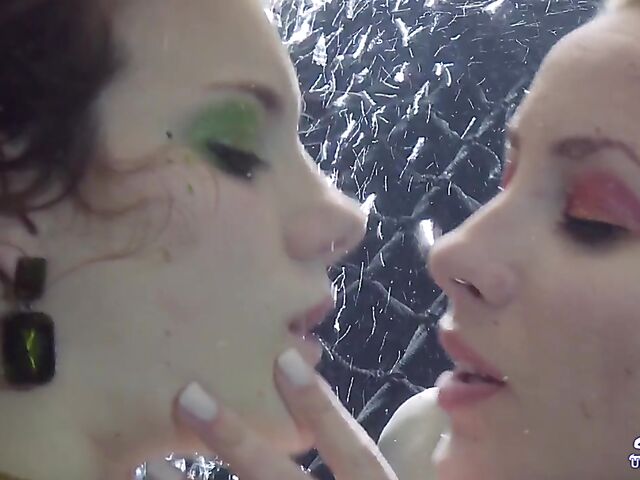 Underwater lesbian loving with Lexi Swallows and Taylor Dare
