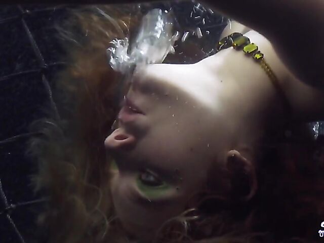 Underwater lesbian loving with Lexi Swallows and Taylor Dare