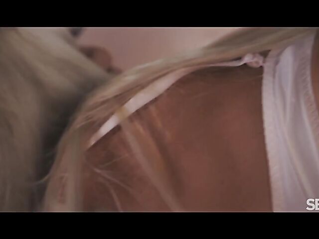 Lesbian babes Mia Evans and Lena Love love it sensual