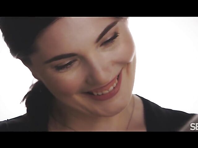 Lesbian babes Mia Evans and Lena Love love it sensual