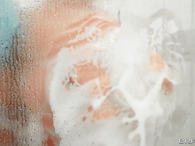 Bathroom fuck and fun with big breasted roommate Mona Azar