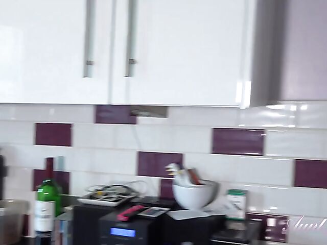 Jade, 42 - Dirty talking blonde housewife solo in the kitchen