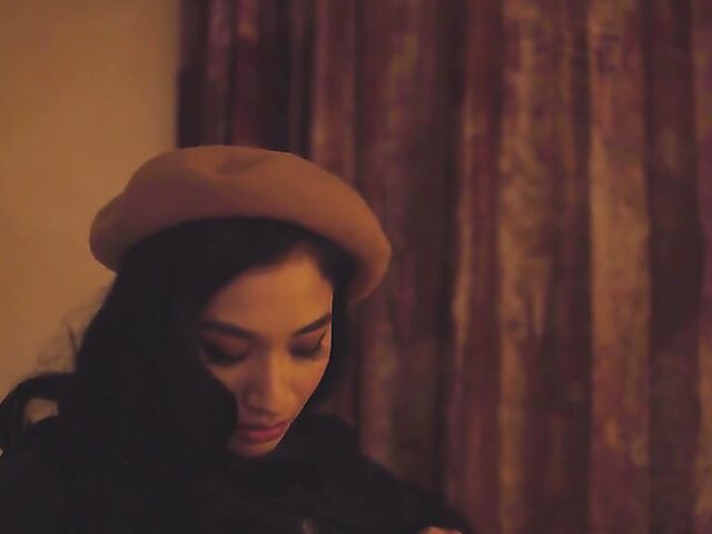 Interracial lesbians Amari Anne and Avery Black eat each other's pussies and trib in bed