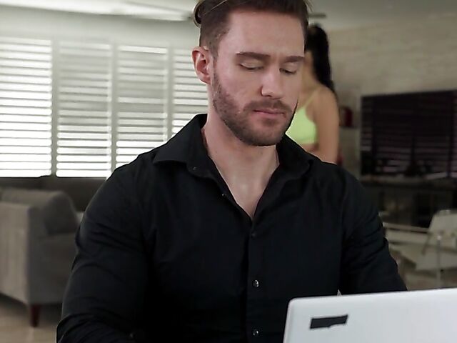 Big tits brunette MJ Fresh can't hide her sex appeal