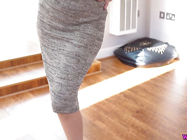 Amber Jayne - Dirty talking MILF JOI and POV play