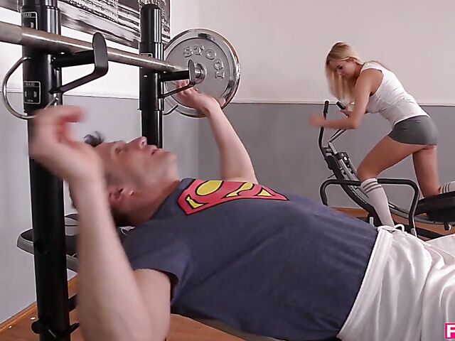 Nikki Dream - Fitness blonde blowjob in the gym