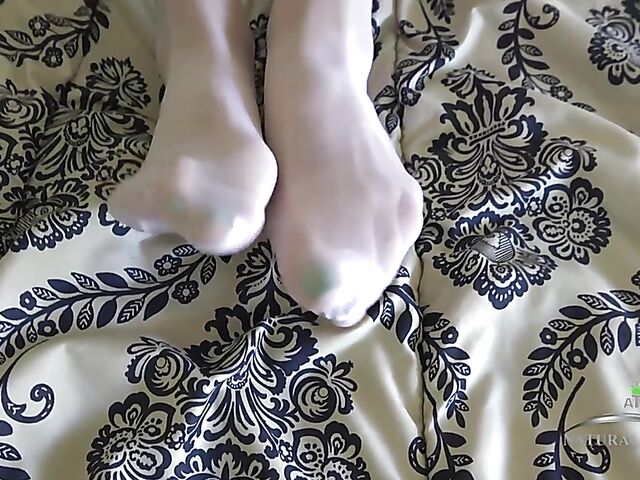 Mi Ha Doan - Cute hairy asian masturbating in white stockings