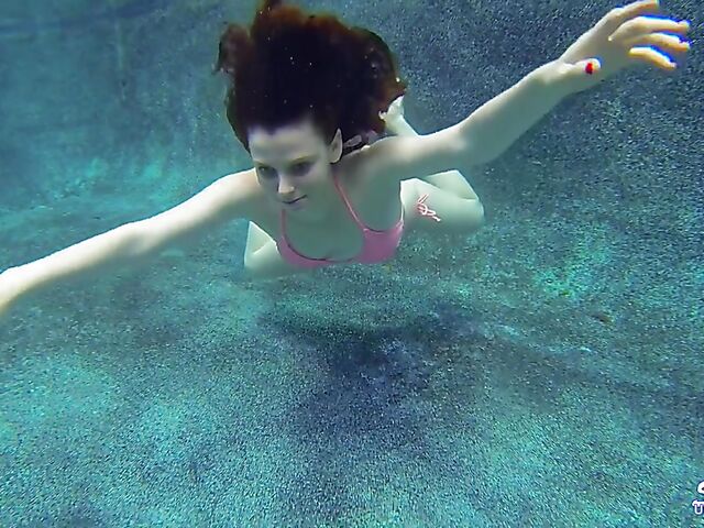 Emma Evins - Redheaded bikini babe's underwater training
