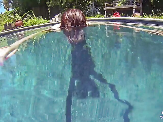 Emma Evins - Redheaded bikini babe's underwater training