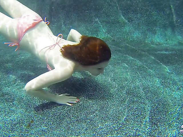 Emma Evins - Redheaded bikini babe's underwater training
