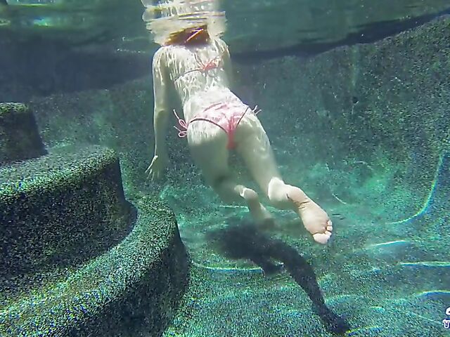 Emma Evins - Redheaded bikini babe's underwater training