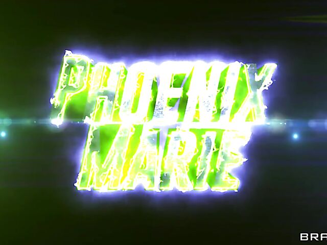 MILF Phoenix Marie anal ride with her limo driver