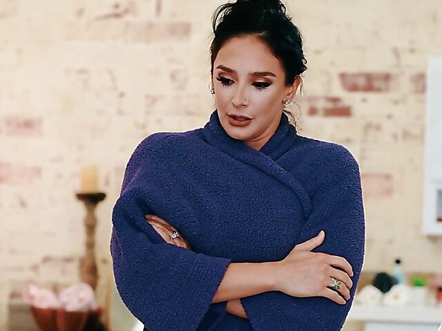 Sheena Ryder & Chloe Cherry - Stepfamily milf teen threesome with a jerk off addict