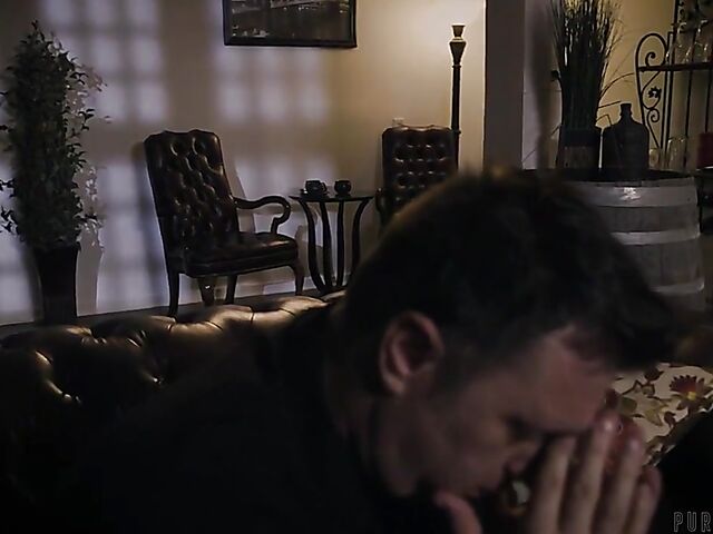 Evelyn Claire fucks passionately and gets cum on belly