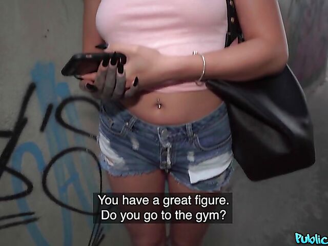 Outdoor POV fuck for money under the bridge with Chloe Bailey