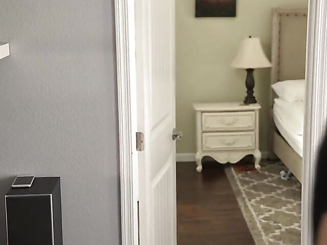 Natural sexy redhead Lacy Lennon gets a dicking