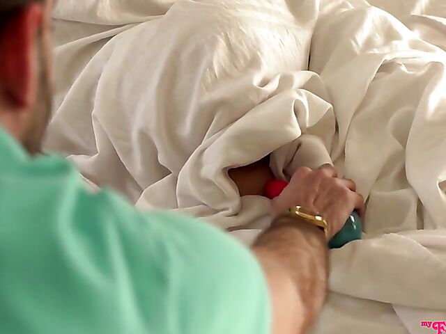 Happy Easter with small tits teen Jessie Saint