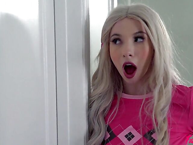 Christie Stevens & Kenzie Reeves- Milf and teen get nailed in bed and have a foursome