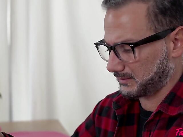 Christie Stevens & Kenzie Reeves- Milf and teen get nailed in bed and have a foursome