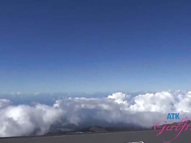 Virtual POV adventure with exotic girlfriend Alexia Anders