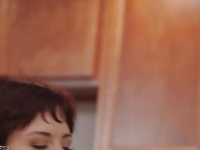 Jessica Ryan - Pretty MILF kitchen fun with a hot guy