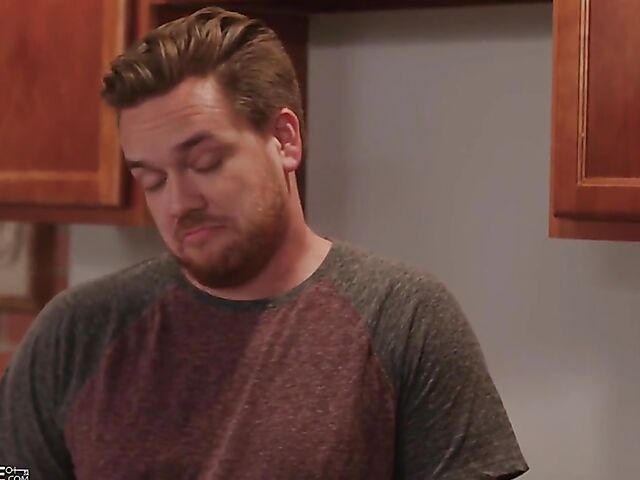 Jessica Ryan - Pretty MILF kitchen fun with a hot guy