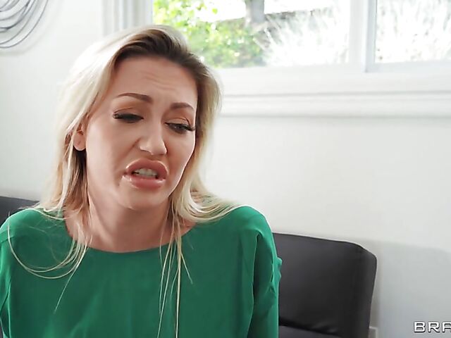 Small Hands puts it in Adira Allure's asshole to give her squirting pussy a break