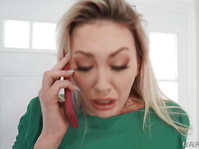 Small Hands puts it in Adira Allure's asshole to give her squirting pussy a break