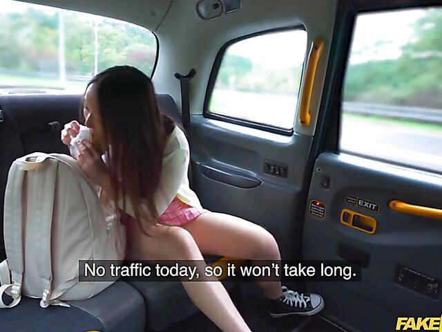 Hot Chinese girl Yiming Curiosity gets screwed in a taxi cab