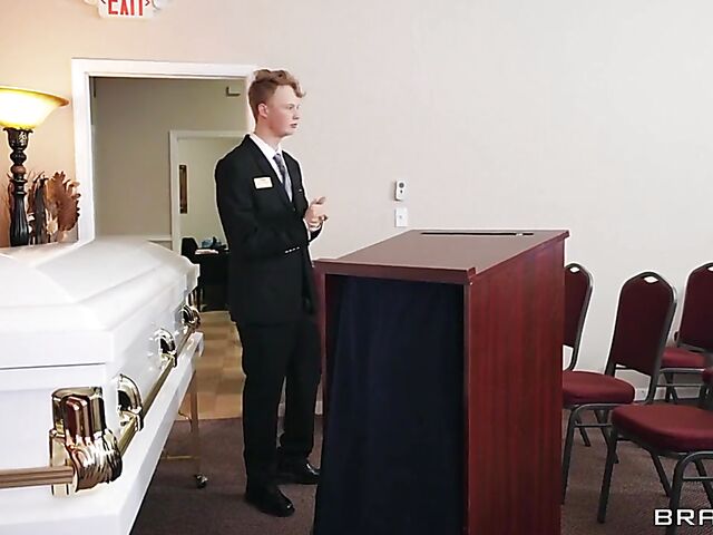 Sally Dangelo & Jimmy Michaels - Huge tits mature and boy fuck the funeral