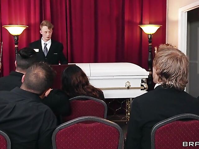 Sally Dangelo & Jimmy Michaels - Huge tits mature and boy fuck the funeral