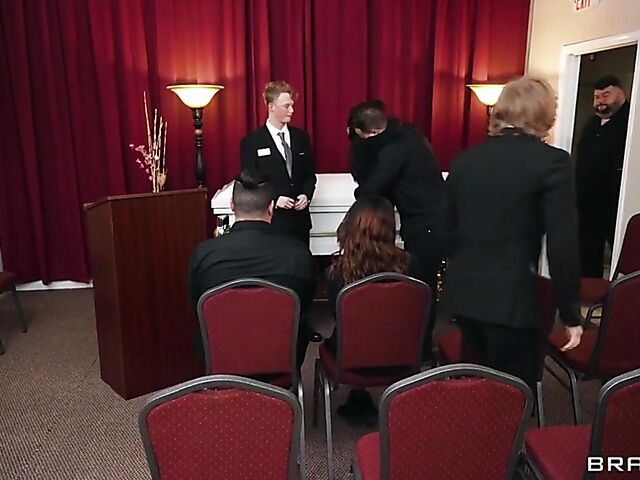 Sally Dangelo & Jimmy Michaels - Huge tits mature and boy fuck the funeral