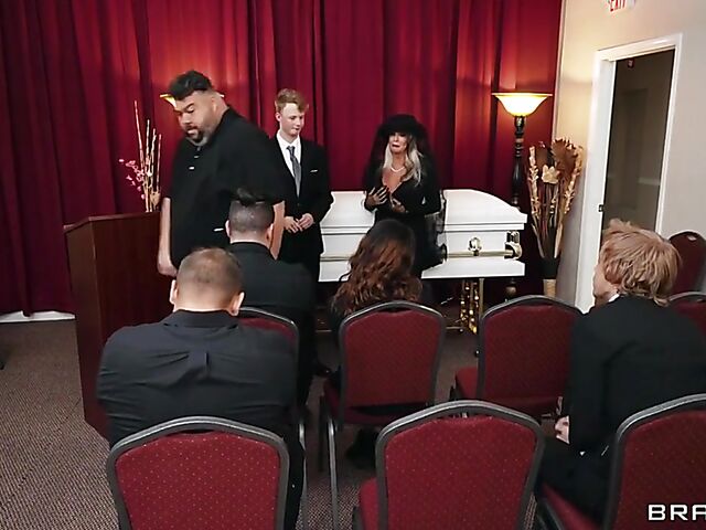 Sally Dangelo & Jimmy Michaels - Huge tits mature and boy fuck the funeral