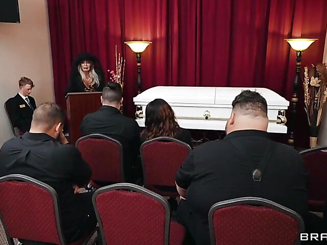 Sally Dangelo & Jimmy Michaels - Huge tits mature and boy fuck the funeral