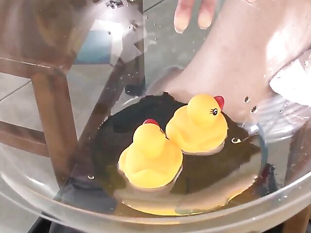 Sweet Japanese teen Arisaka Mayoi can squirt