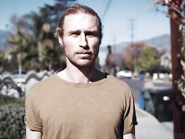 Michael Vegas fucks natural MILF Siouxsie Q like it used to be