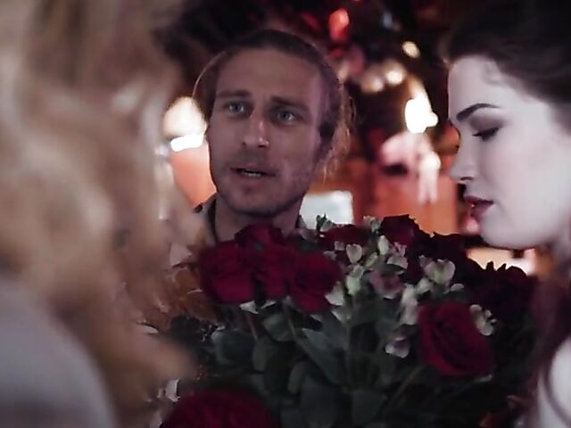 Michael Vegas fucks natural MILF Siouxsie Q like it used to be