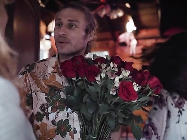 Michael Vegas fucks natural MILF Siouxsie Q like it used to be